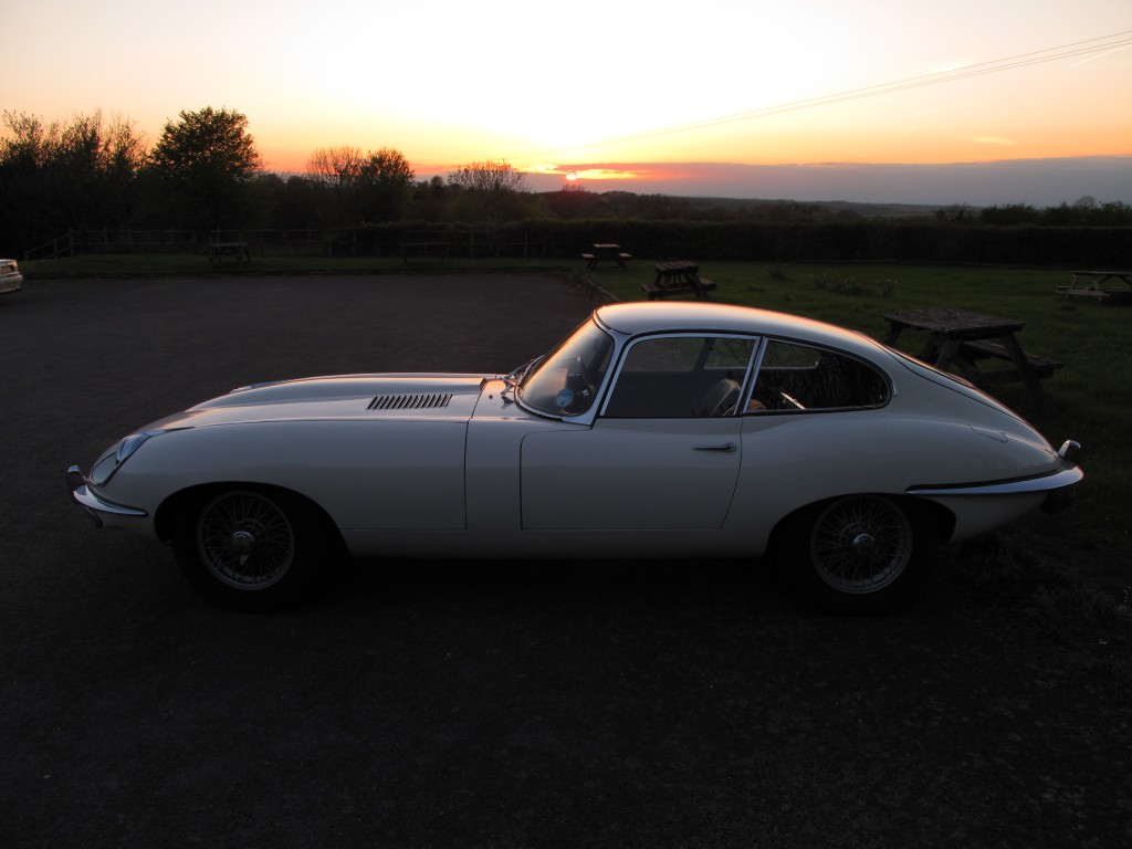 Last month we took a drive out in The E Type to The Four Horse-shoes Pub meet